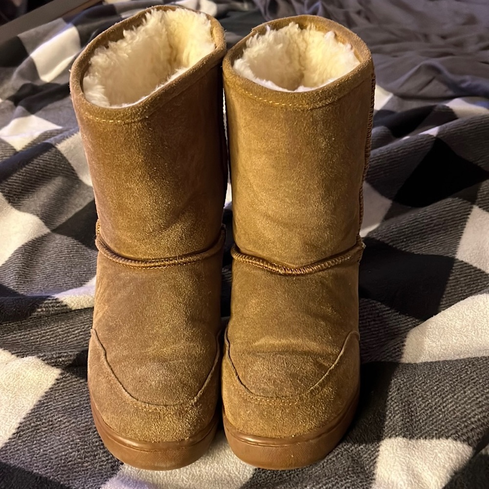Bear paw boots size 8/9